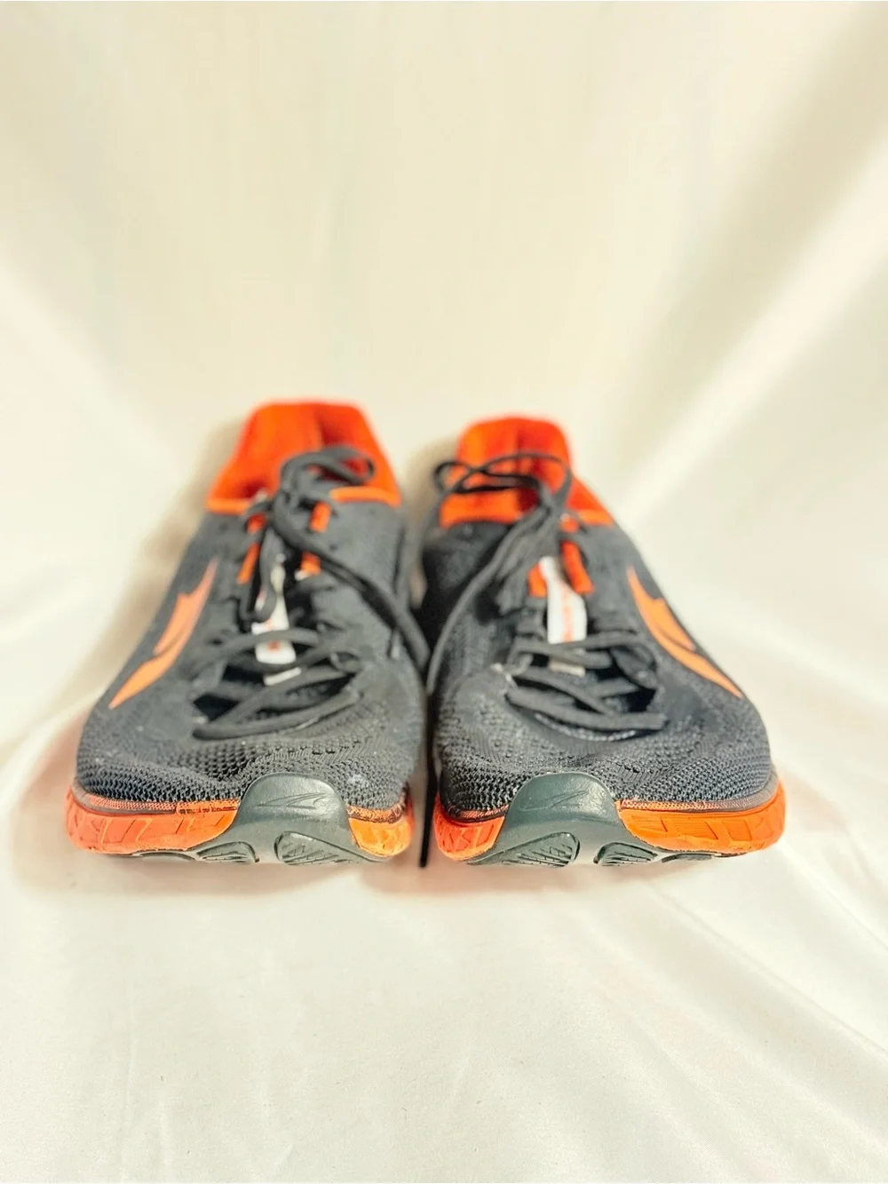 Altra Escalante Black size 11 Running Shoe Red Accent Orange to Purple Gradient - Picture 9 of 13